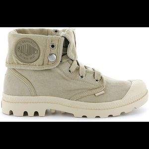ISO Palladium Baggy Canvas boots, Sahara/Ecru size 9